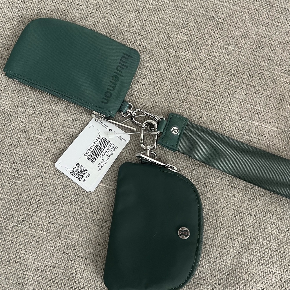 Lululemon Dual Pouch Wristlet - Dark Forest/Medium Forest